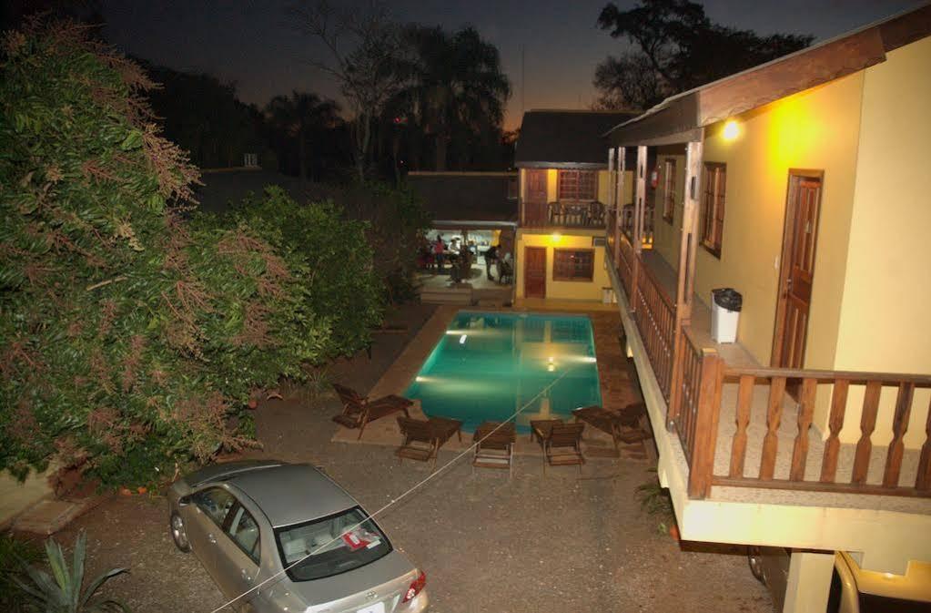 Hostel Peter Pan Puerto Iguazu Ngoại thất bức ảnh